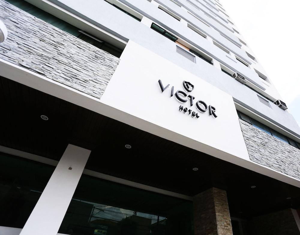 The Victor Hotel Makati City Exterior foto